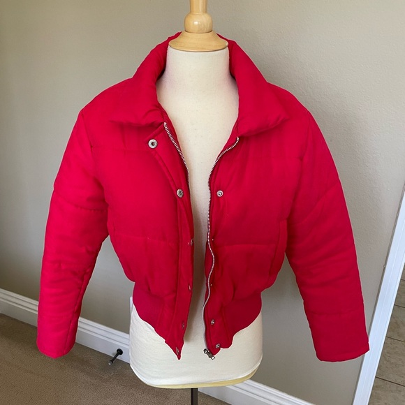PrettyLittleThing Red Peach Skin Cropped Puffer Jacket: size 10 UK - Picture 5 of 16
